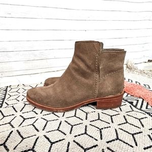 TORY BURCH "RILEY" CAMEL SUEDE BOOTIES, SZ 8.5